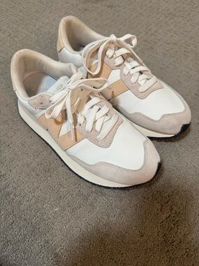 New Balance 237 Women's White & Beige Retro Runner Sneakers, only worn 2 times.